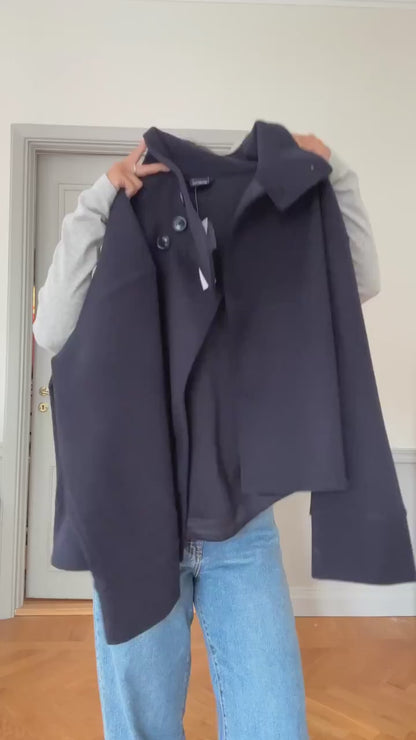 Stylowa kurtka damska oversize z wysokim kołnierzem – jesień/zima